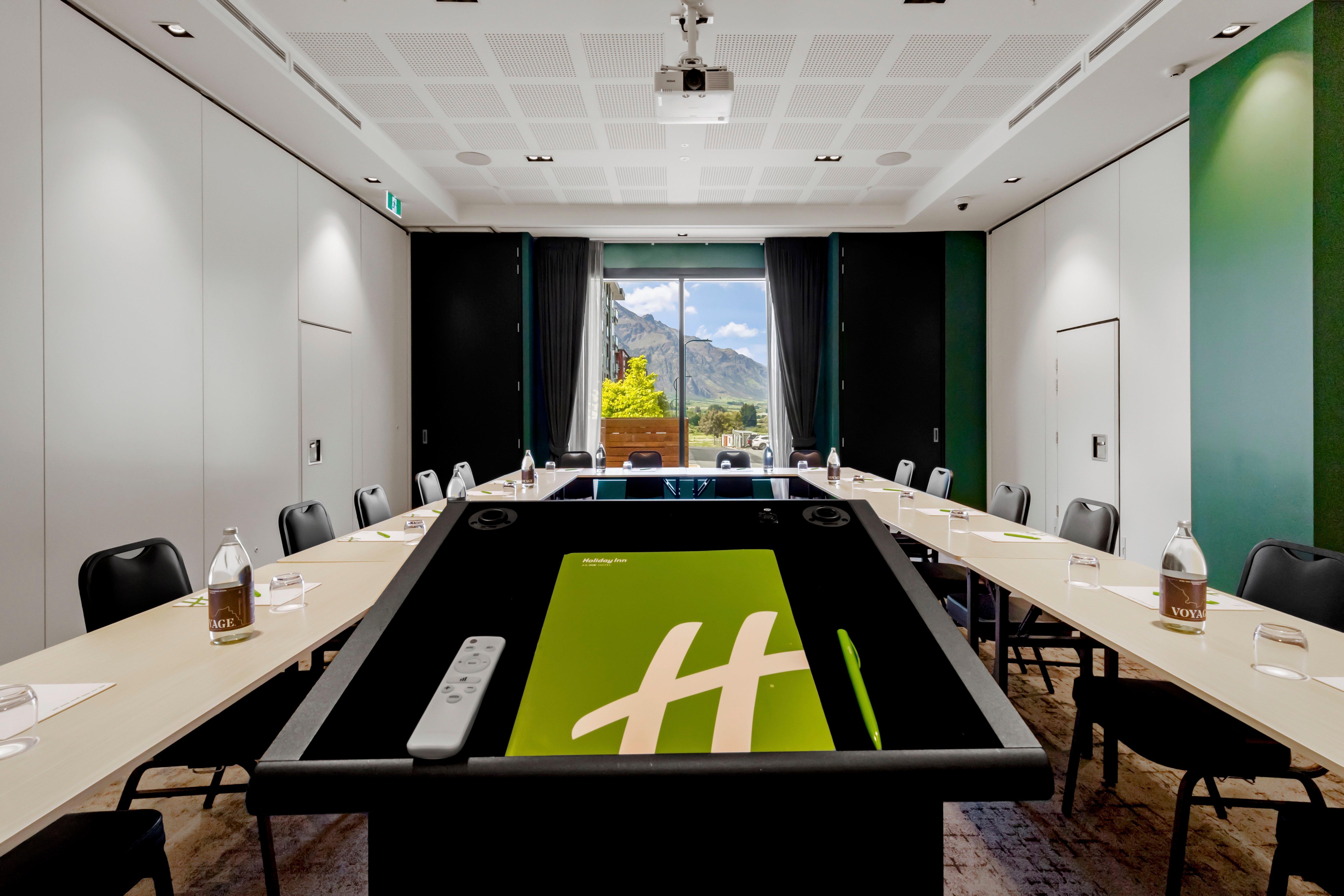 Holiday Inn Queenstown Remarkables Park エクステリア 写真