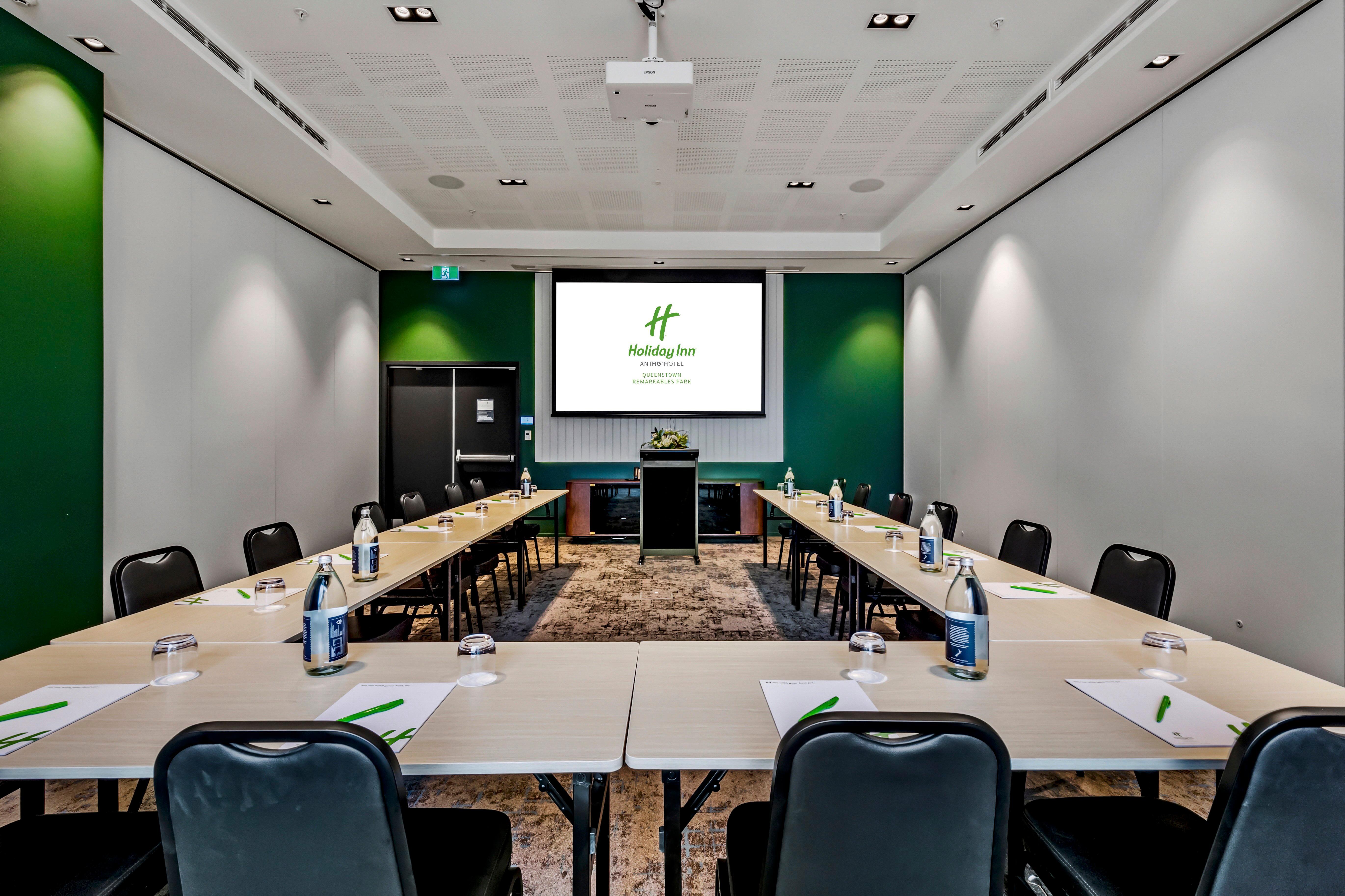 Holiday Inn Queenstown Remarkables Park エクステリア 写真