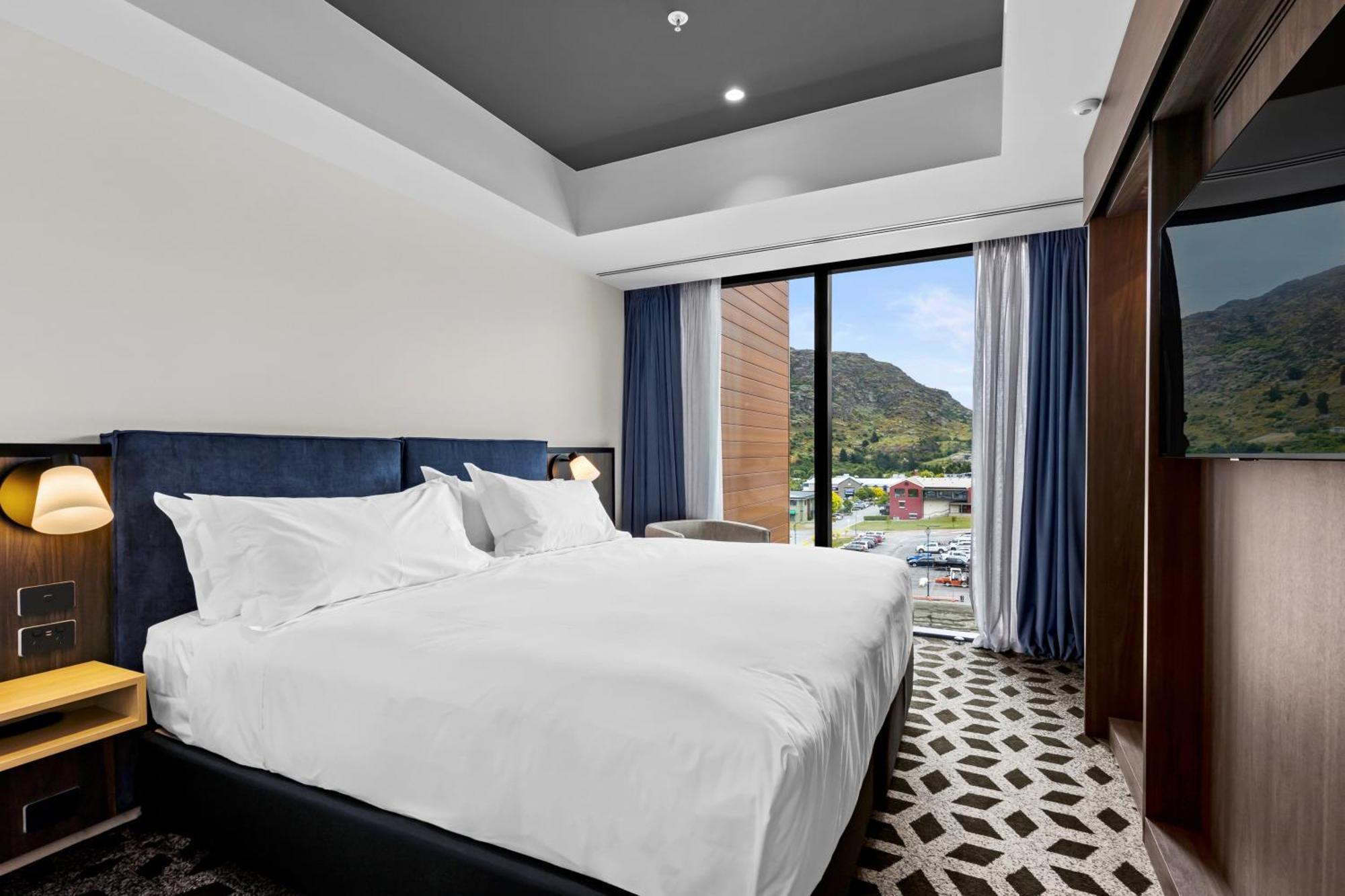 Holiday Inn Queenstown Remarkables Park エクステリア 写真